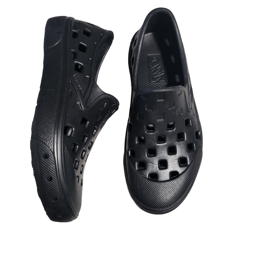VANS kids slip on trek shoes color black sz 12